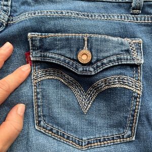 Levi’s Curvy Boot Cut Jeans size 10